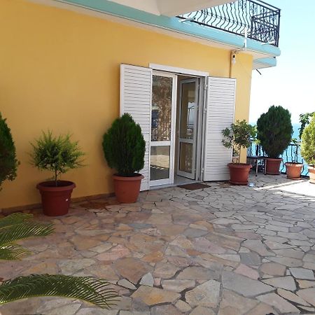 Odhisea Hotel Restaurant Qeparo Exterior foto