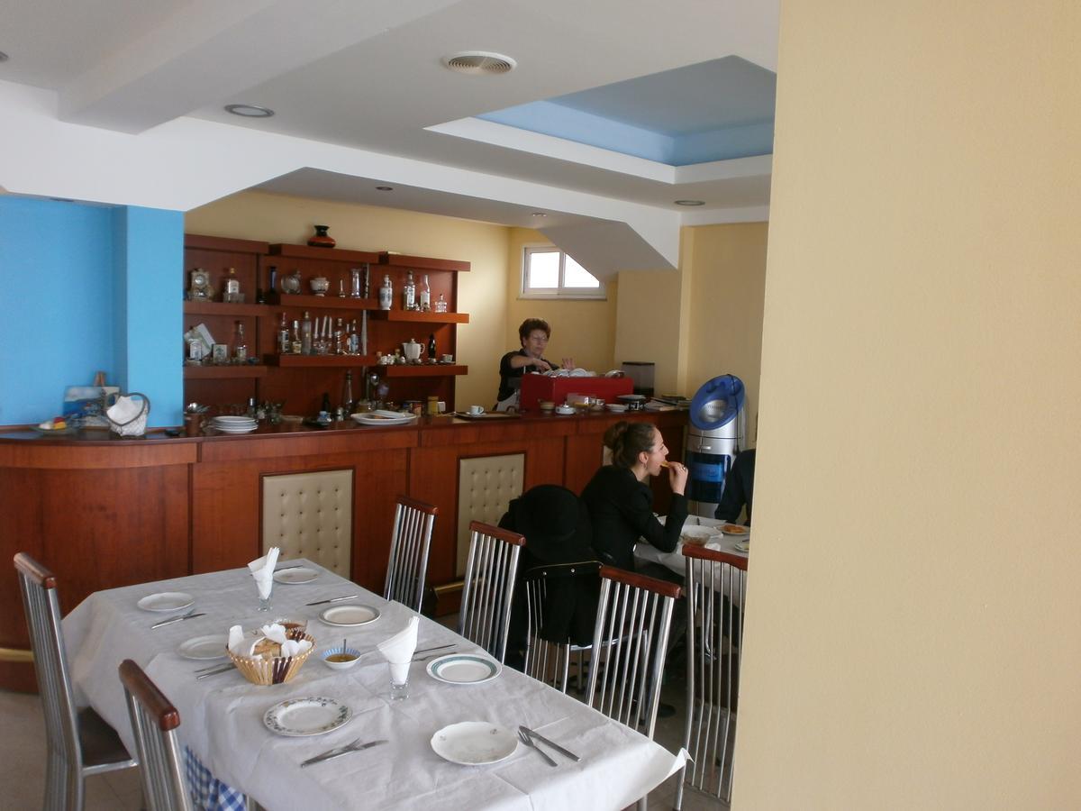 Odhisea Hotel Restaurant Qeparo Exterior foto