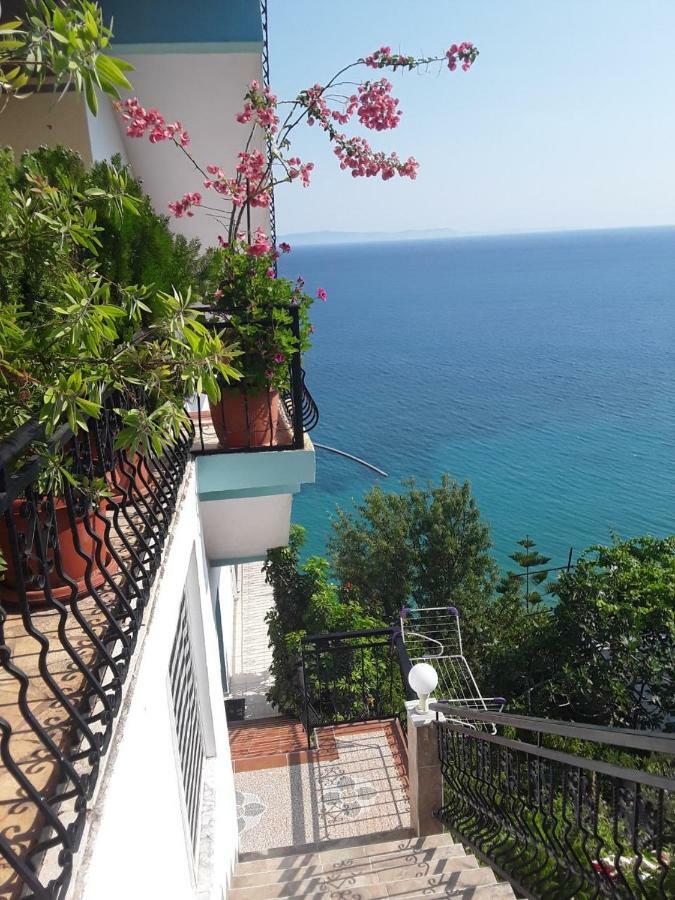 Odhisea Hotel Restaurant Qeparo Exterior foto