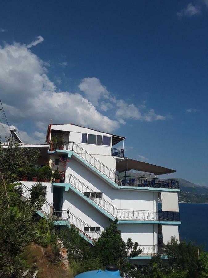 Odhisea Hotel Restaurant Qeparo Exterior foto